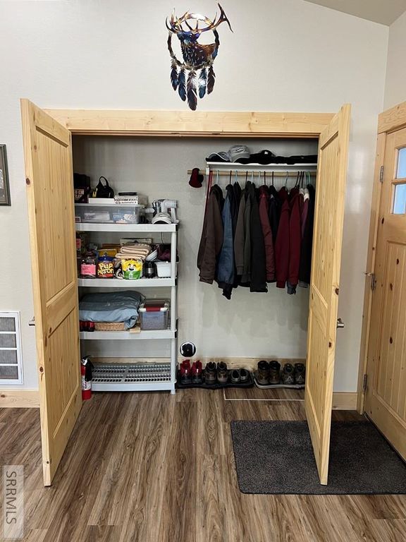 Image 9 of property listing at 801 Forest Drive, Mackay, ID 83251