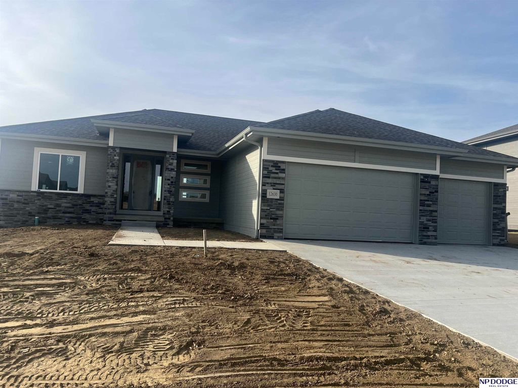 12630 Schirra Street, Papillion, NE 68046