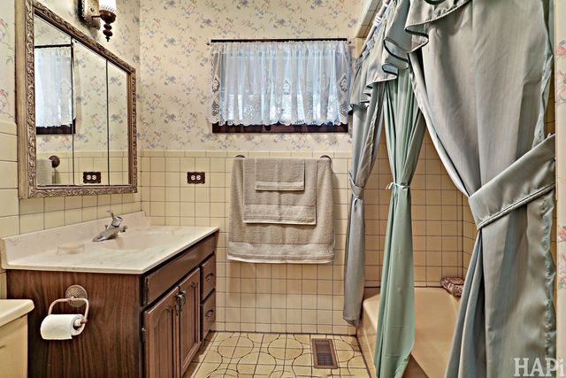 11012 Lucas Road, Woodstock, IL 60098
