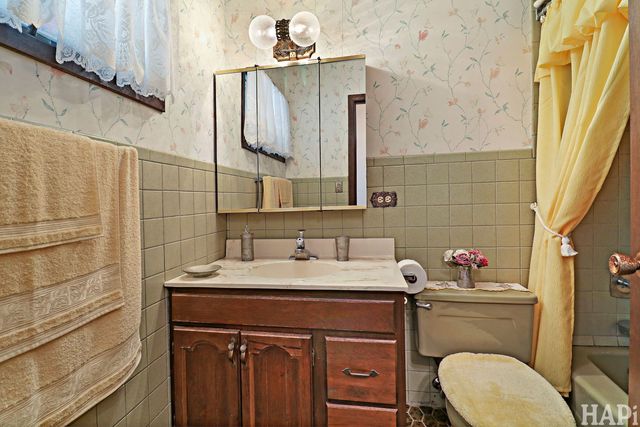 11012 Lucas Road, Woodstock, IL 60098