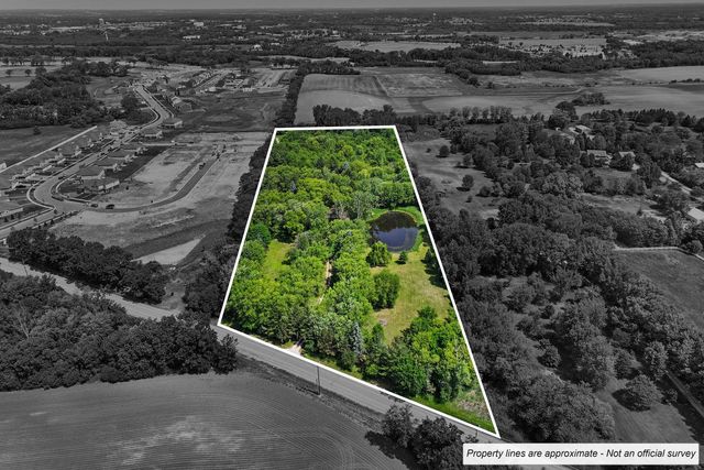 11012 Lucas Road, Woodstock, IL 60098