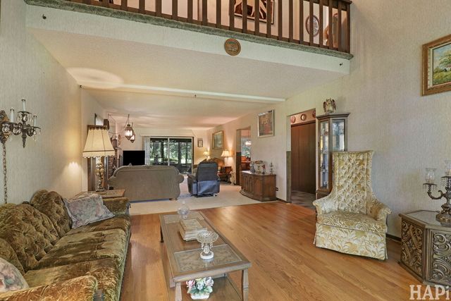 11012 Lucas Road, Woodstock, IL 60098