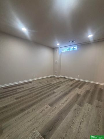 5114 N 105th Street, Omaha, NE 68134
