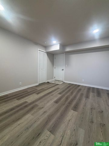 5114 N 105th Street, Omaha, NE 68134