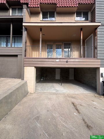 5114 N 105th Street, Omaha, NE 68134