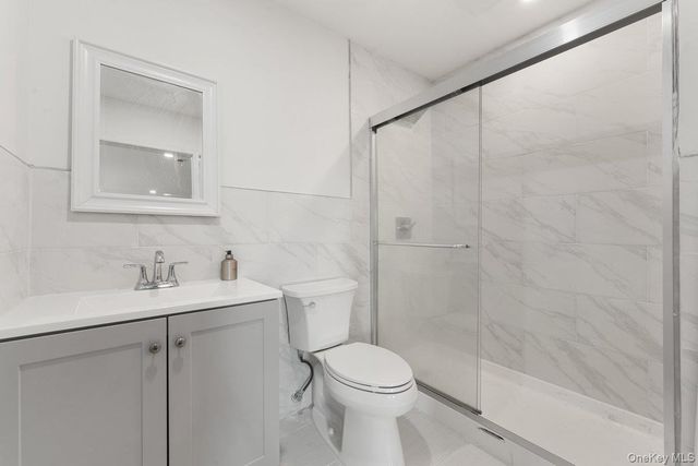 1136 W Broadway, Hewlett, NY 11557