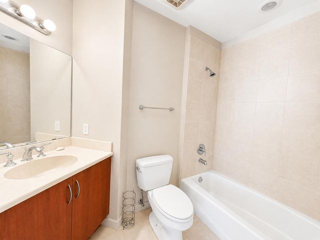 2625 NE 14th Avenue NE 406, Wilton Manors, FL 33334
