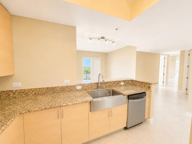 2625 NE 14th Avenue NE 406, Wilton Manors, FL 33334