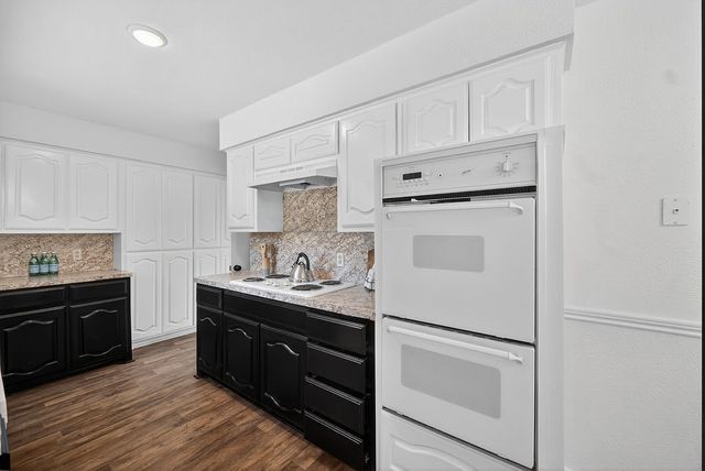 319 Sleepy Top Drive, Glenn Heights, TX 75154
