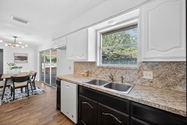 319 Sleepy Top Drive, Glenn Heights, TX 75154