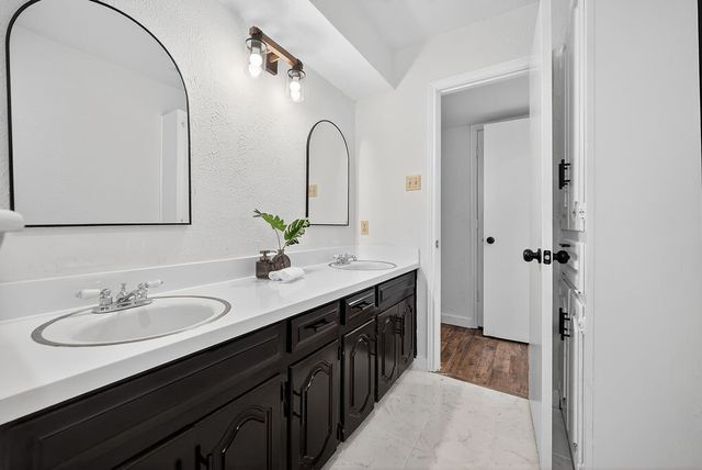 319 Sleepy Top Drive, Glenn Heights, TX 75154