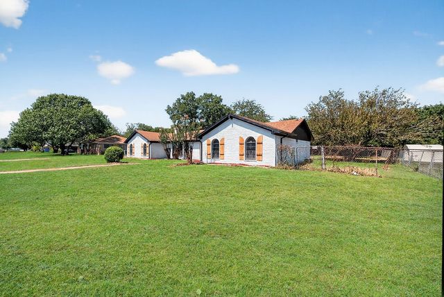 319 Sleepy Top Drive, Glenn Heights, TX 75154