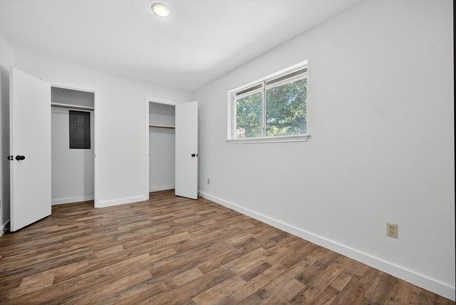 319 Sleepy Top Drive, Glenn Heights, TX 75154