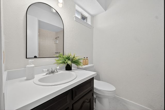 319 Sleepy Top Drive, Glenn Heights, TX 75154
