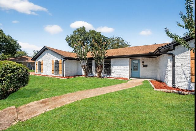 319 Sleepy Top Drive, Glenn Heights, TX 75154