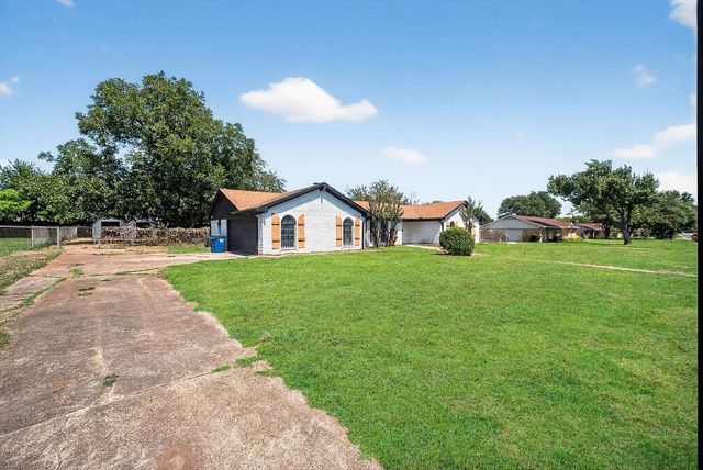 319 Sleepy Top Drive, Glenn Heights, TX 75154
