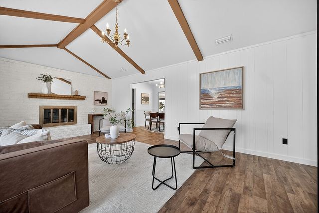319 Sleepy Top Drive, Glenn Heights, TX 75154