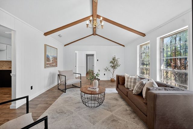 319 Sleepy Top Drive, Glenn Heights, TX 75154