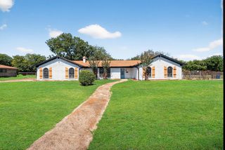 319 Sleepy Top Drive, Glenn Heights, TX 75154
