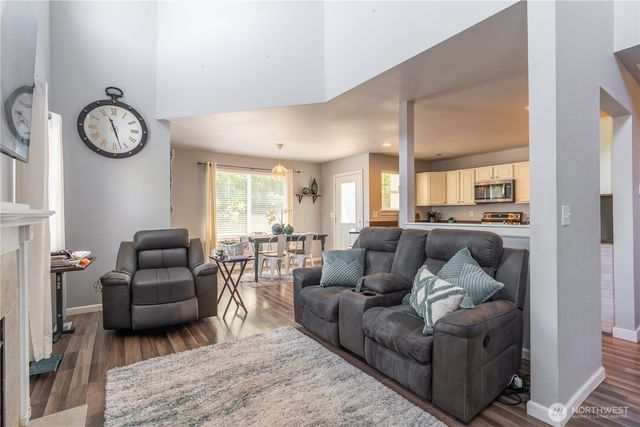 10906 181st Avenue Pl E, Bonney Lake, WA 98391