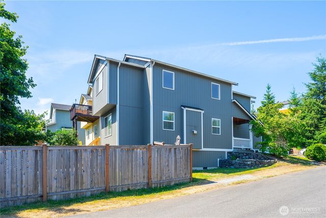 10906 181st Avenue Pl E, Bonney Lake, WA 98391