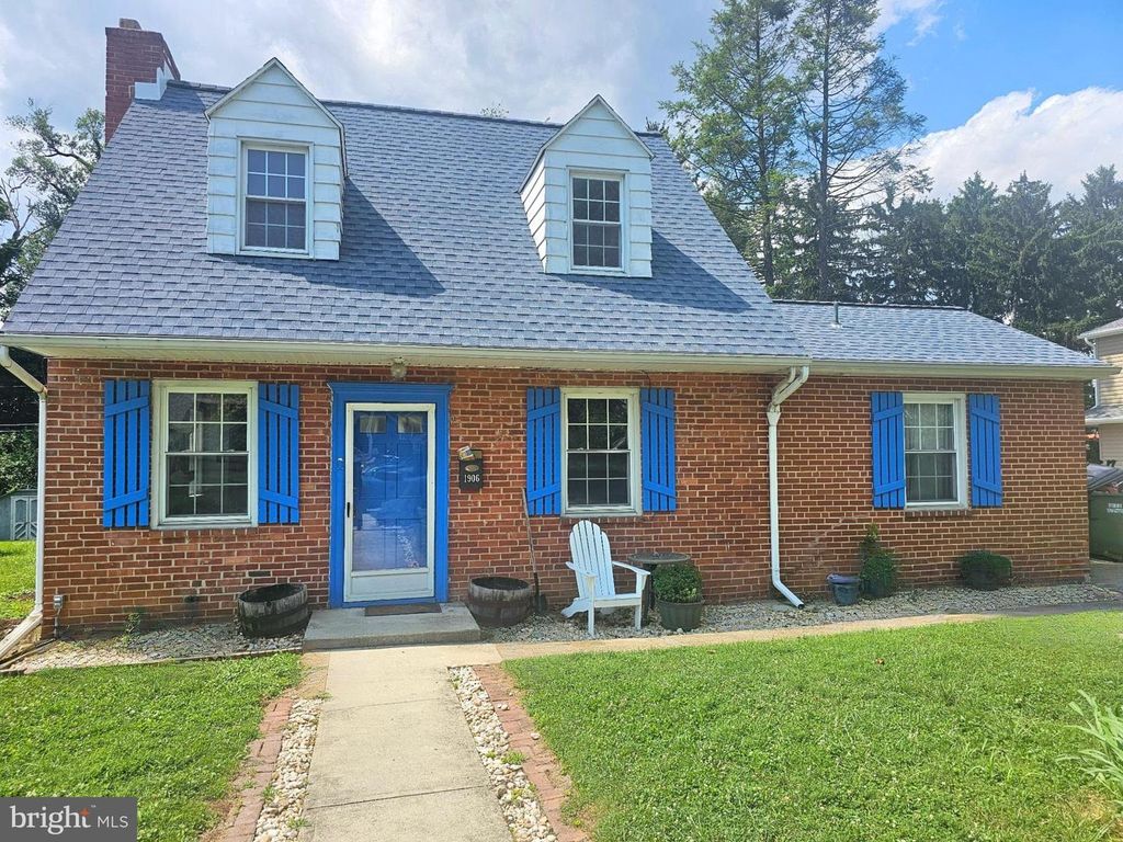1906 CHATHAM DR, Camp Hill, PA 17011