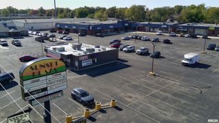 2982 COURT Street, Pekin, IL 61554