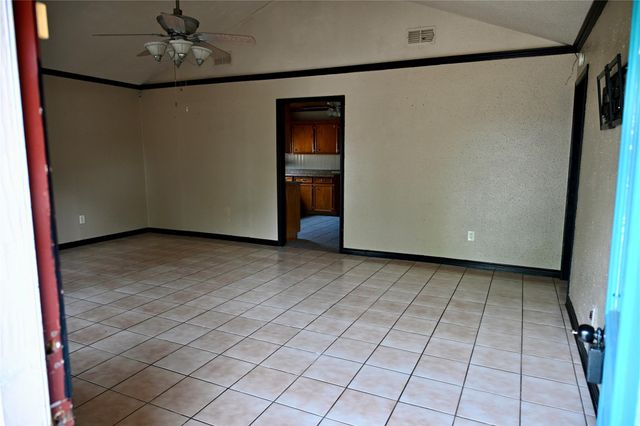 252 Bastrop Street, Angleton, TX 77515