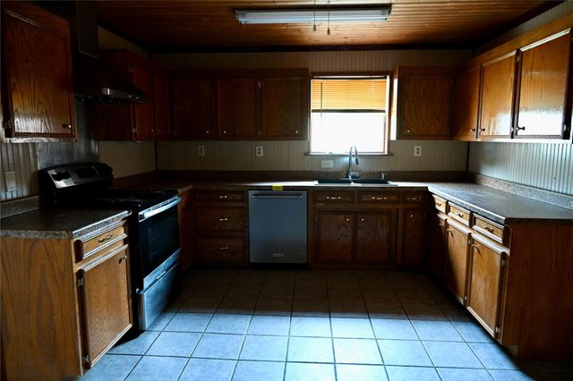 252 Bastrop Street, Angleton, TX 77515
