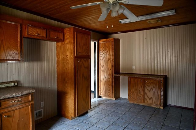 252 Bastrop Street, Angleton, TX 77515
