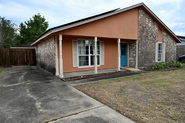 252 Bastrop Street, Angleton, TX 77515