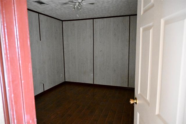 252 Bastrop Street, Angleton, TX 77515