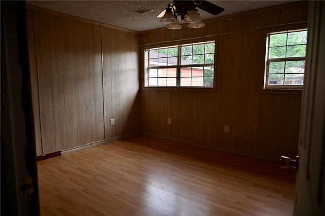 252 Bastrop Street, Angleton, TX 77515