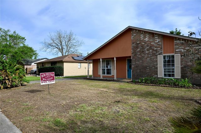 252 Bastrop Street, Angleton, TX 77515
