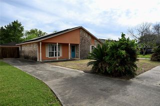 252 Bastrop Street, Angleton, TX 77515