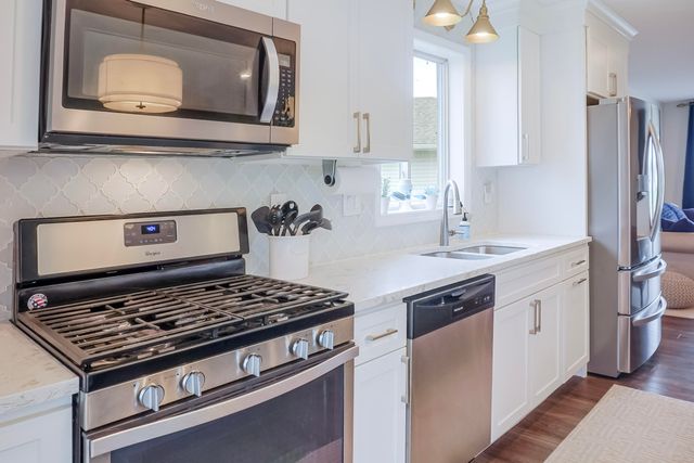 5033 W 92nd Avenue, Crown Point, IN 46307