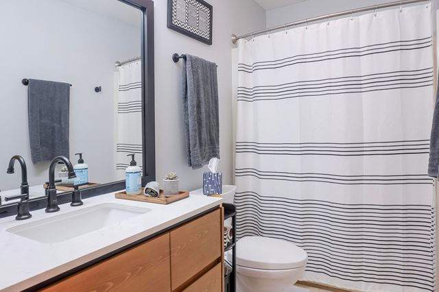 5033 W 92nd Avenue, Crown Point, IN 46307