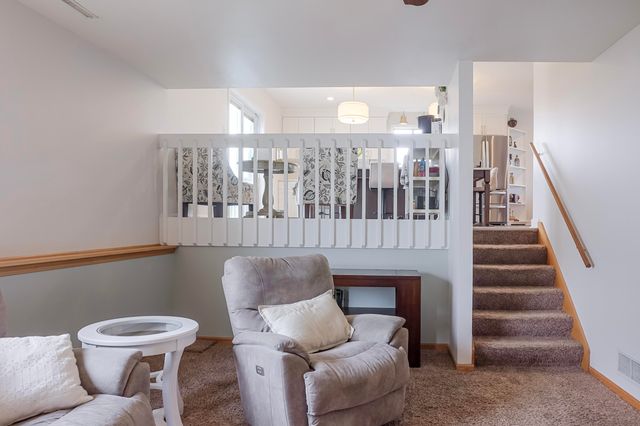 5033 W 92nd Avenue, Crown Point, IN 46307