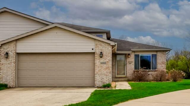 5033 W 92nd Avenue, Crown Point, IN 46307