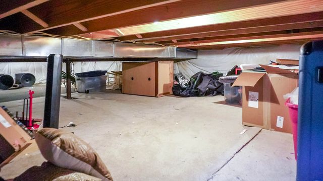 5033 W 92nd Avenue, Crown Point, IN 46307