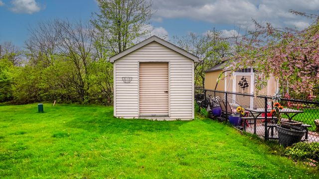 5033 W 92nd Avenue, Crown Point, IN 46307