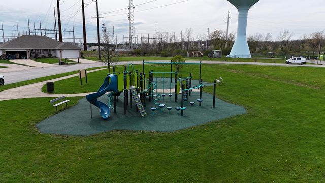 5033 W 92nd Avenue, Crown Point, IN 46307