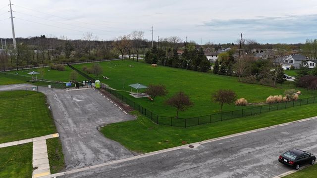 5033 W 92nd Avenue, Crown Point, IN 46307