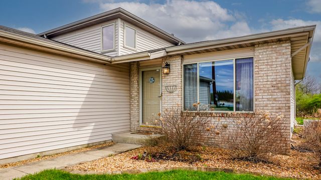 5033 W 92nd Avenue, Crown Point, IN 46307