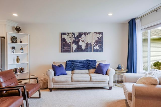 5033 W 92nd Avenue, Crown Point, IN 46307