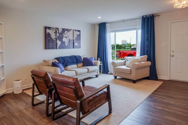 5033 W 92nd Avenue, Crown Point, IN 46307