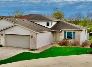 5033 W 92nd Avenue, Crown Point, IN 46307