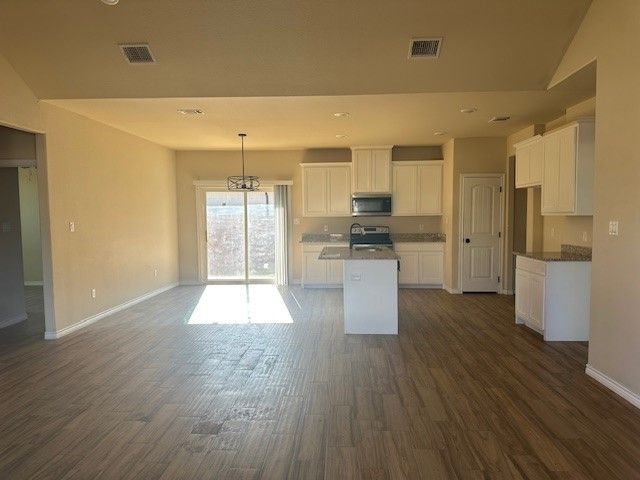 2405 Creek Drive, Granbury, TX 76048