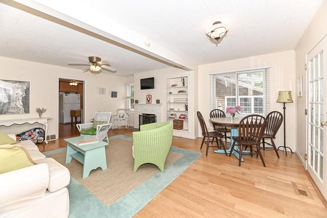 84 Lower Loch Vista DRIVE, Williams Bay, WI 53191