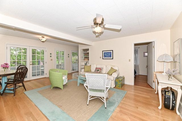 84 Lower Loch Vista DRIVE, Williams Bay, WI 53191